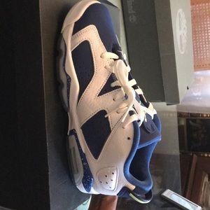 Air Jordan Retro low BG